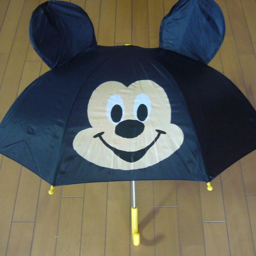 ●子供用耳付き傘・ミッキーマウス雨の日が楽しくなっちゃいそう・新品・未使用品● キッズ/ベビー/マタニティのこども用ファッション小物(傘)の商品写真