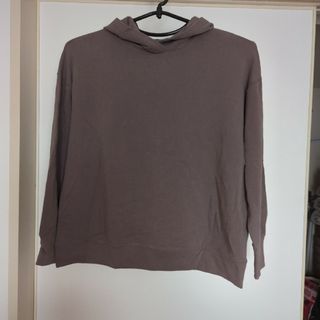 ユニクロ(UNIQLO)のレディースパーカーうすて(パーカー)