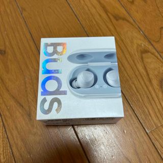 SAMSUNG 完全ワイヤレスイヤホン GALAXY BUDS WHITE  (ヘッドフォン/イヤフォン)