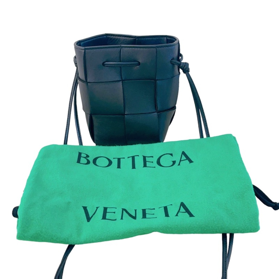 Bottega Veneta(ボッテガヴェネタ)の　ボッテガ・ヴェネタ BOTTEGA VENETA カセットミニクロスボディバッグ 680217 ブラック ラム レディース ショルダーバッグ レディースのバッグ(ショルダーバッグ)の商品写真