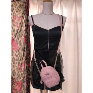 ジューシークチュール(Juicy Couture)のゲス　guess キルティングポシェット　ベビーピンク　アメリカ限定(ショルダーバッグ)