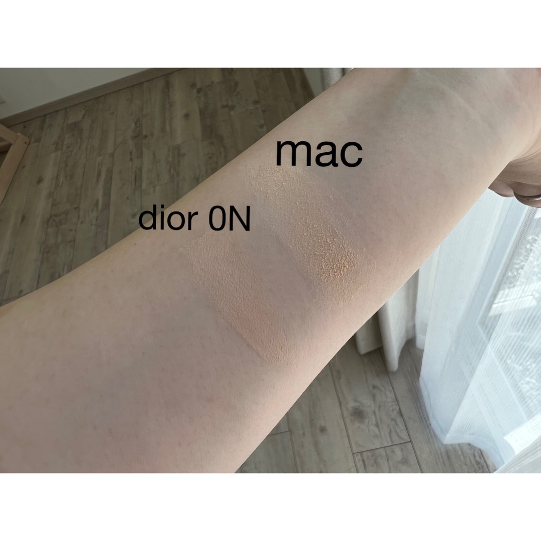 MAC(マック)のMAC ライトフルC3 ナチュラルシルクファンデーション　NC15 コスメ/美容のベースメイク/化粧品(ファンデーション)の商品写真