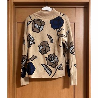 マウジー(moussy)のmoussy 花柄ニット(ニット/セーター)