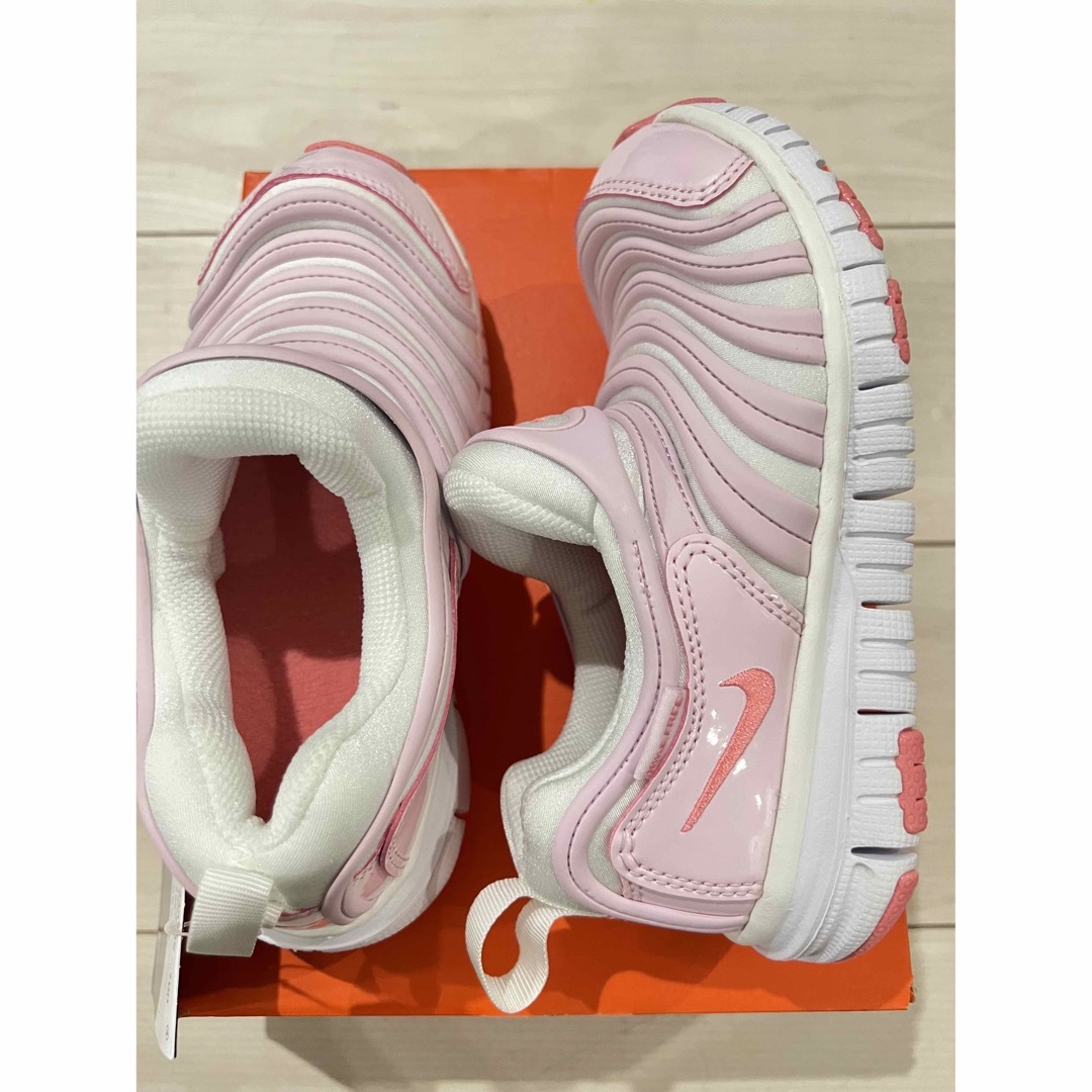 NIKE(ナイキ)の新品 19cm ダイナモフリー  ナイキ NIKE 100ピンク系 キッズ/ベビー/マタニティのキッズ靴/シューズ(15cm~)(スニーカー)の商品写真