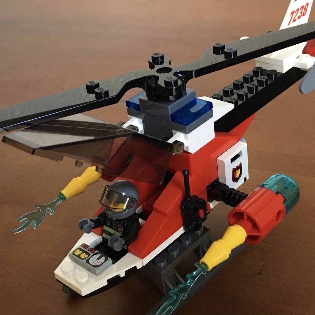 Lego(レゴ)のレゴ  シティ 消防ヘリコプター 7238＆エアポート消防車消防車7891 エンタメ/ホビーのおもちゃ/ぬいぐるみ(模型/プラモデル)の商品写真
