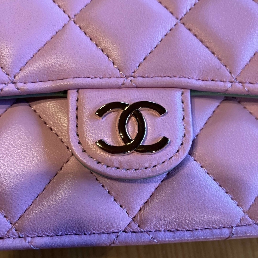 CHANEL(シャネル)のCHANEL🌹フラップミニバッグ💖フォンケース💖ラムスキン💖 レディースのバッグ(ハンドバッグ)の商品写真