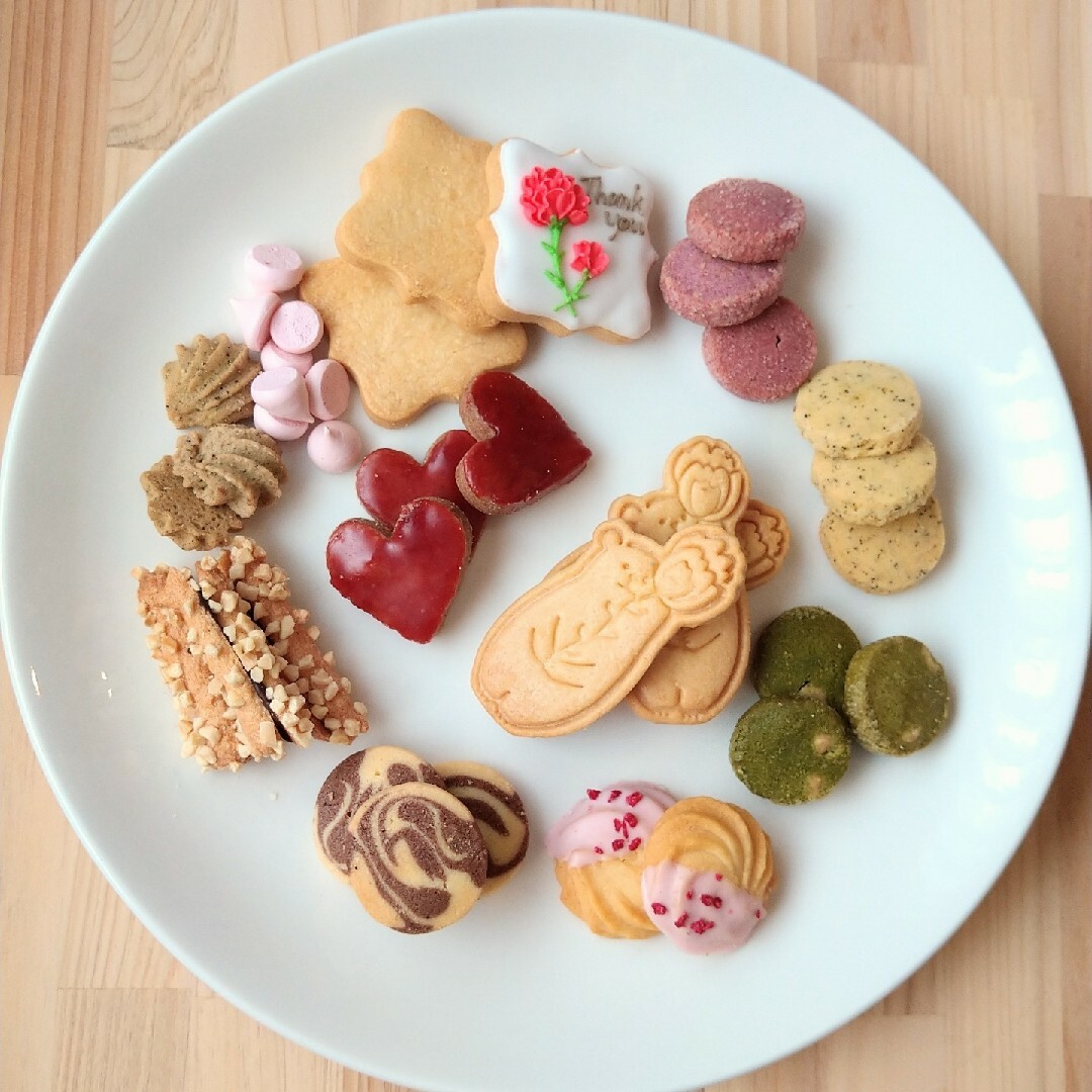 母の日クッキー缶 食品/飲料/酒の食品(菓子/デザート)の商品写真