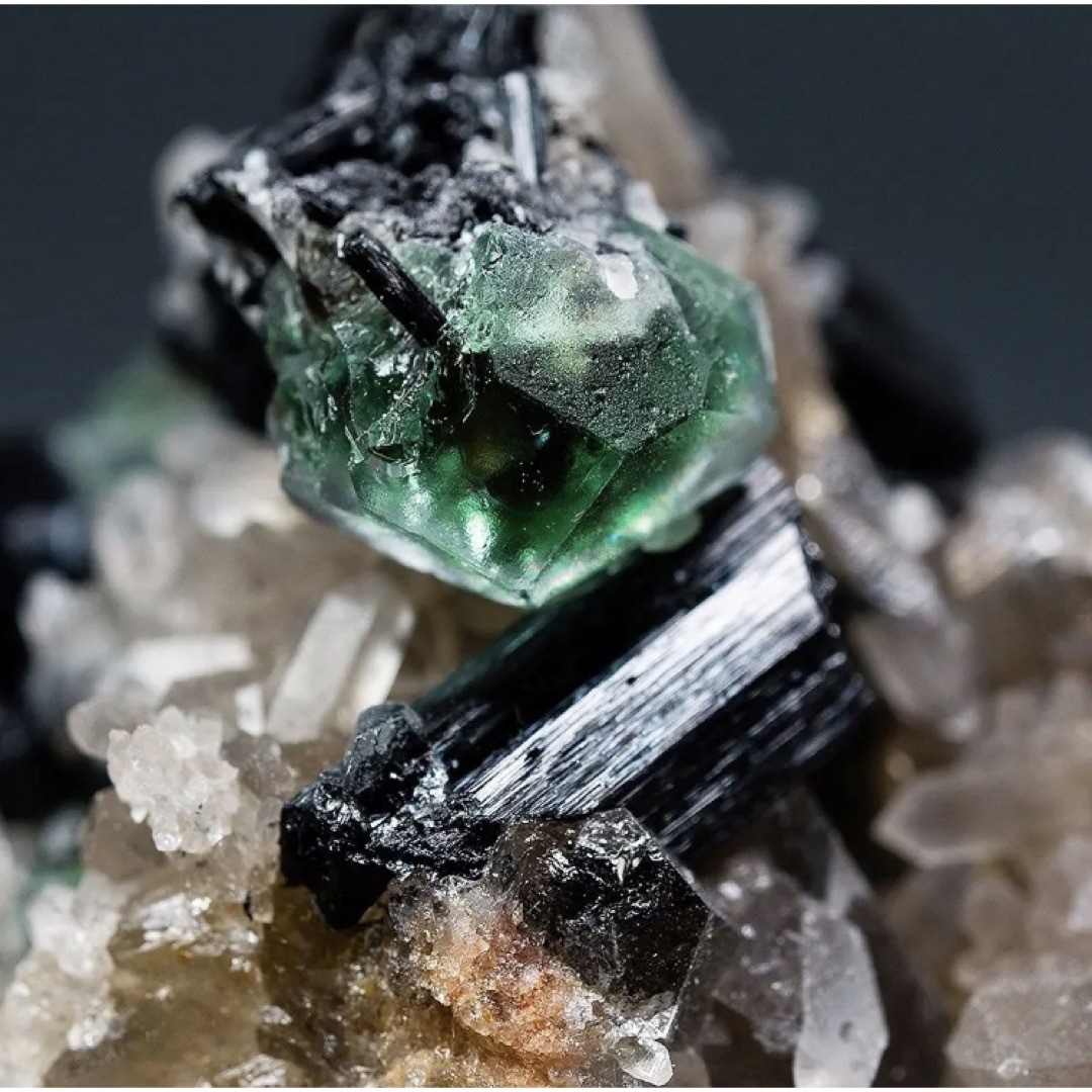 ナミビア エロンゴ フローライト C-945 天然石 原石 鉱物標本 鉱石 蛍