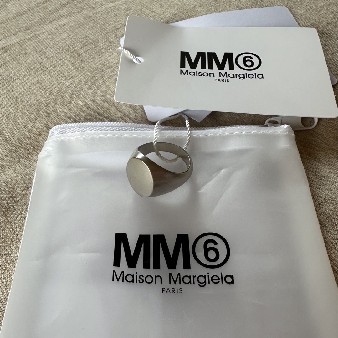 Maison Martin Margiela(マルタンマルジェラ)の4新品 メゾン マルジェラ MM6 オーバル シュバリエ リング シルバー 指輪 レディースのアクセサリー(リング(指輪))の商品写真