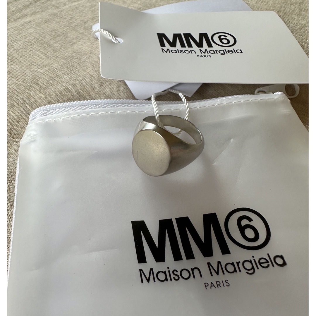 Maison Martin Margiela(マルタンマルジェラ)の4新品 メゾン マルジェラ MM6 オーバル シュバリエ リング シルバー 指輪 レディースのアクセサリー(リング(指輪))の商品写真