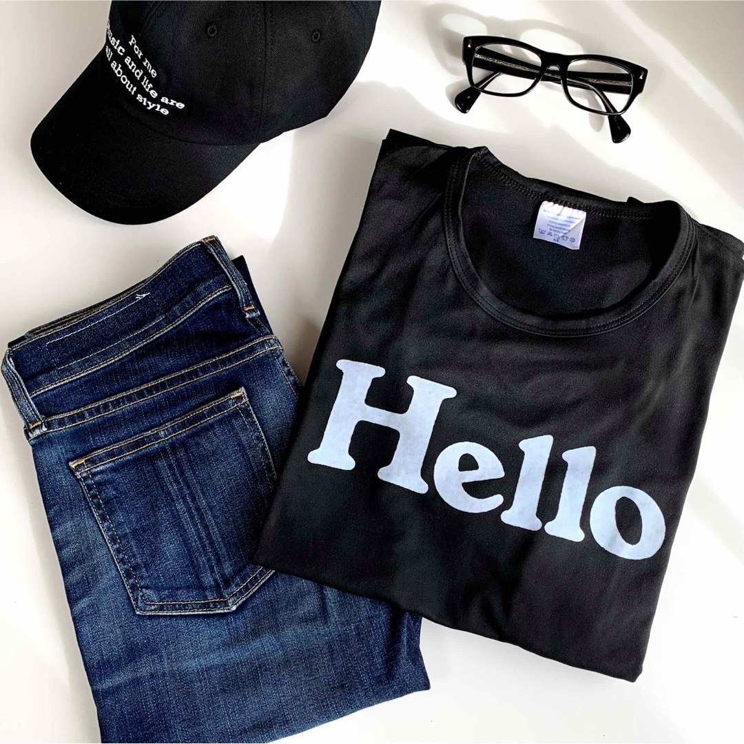 MADISONBLUE(マディソンブルー)のインポート ロゴ Tシャツ HELLO ハロー レディース 黒 ブラック レディースのトップス(Tシャツ(半袖/袖なし))の商品写真