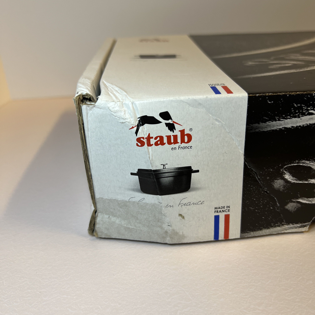 STAUB(ストウブ)のstaub ストウブ オーバルホットプレート 23cm  ブラック　新品未使用品 インテリア/住まい/日用品のキッチン/食器(鍋/フライパン)の商品写真