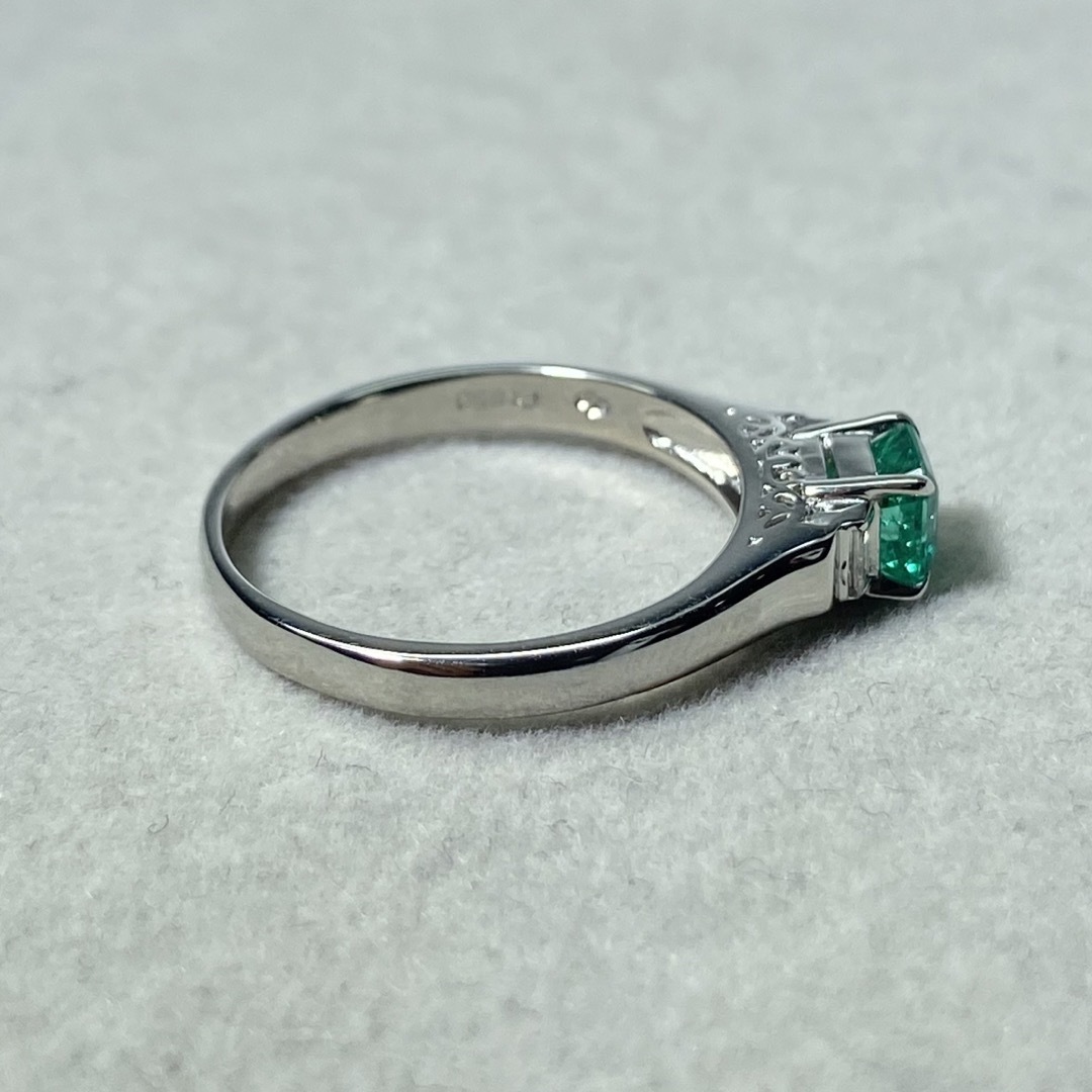 【22-8】エメラルド　ダイヤモンド　リング　E0.46ct　D0.09ct  レディースのアクセサリー(リング(指輪))の商品写真