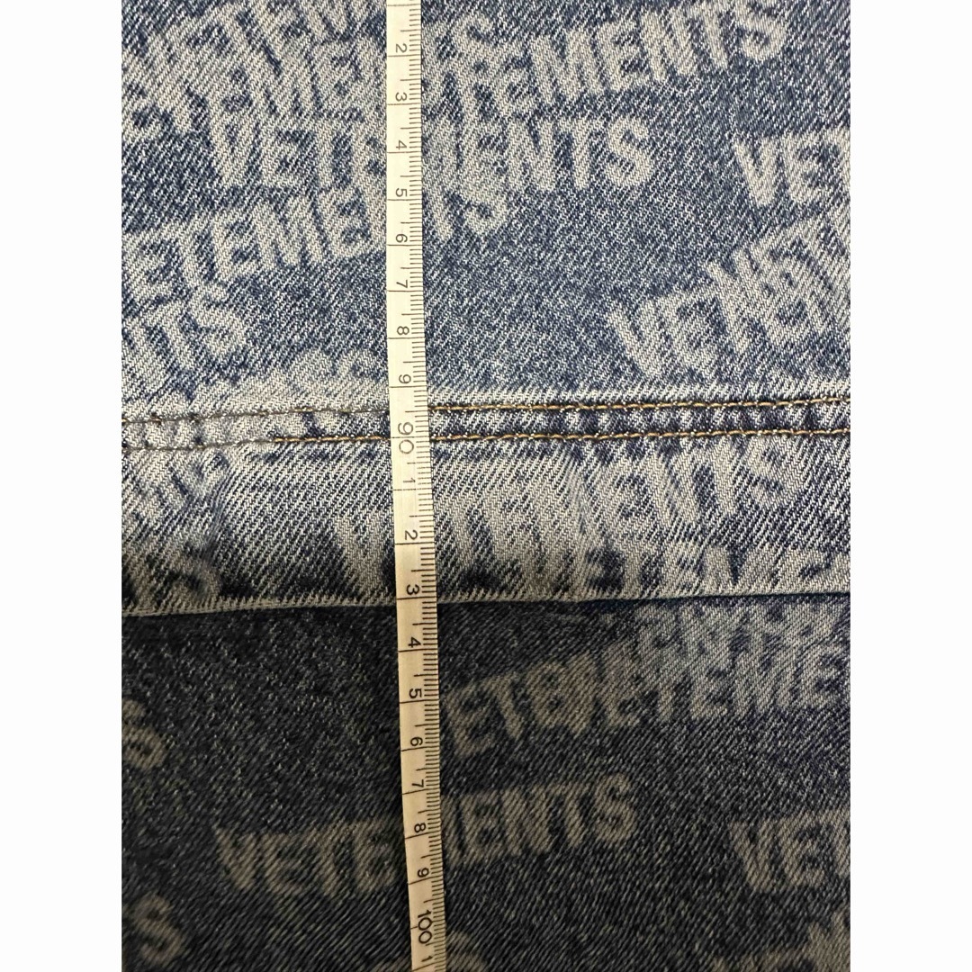 VETEMENTS - VETEMENTS STAMPED LOGO TRANSFORMER デニムの通販 VETEMENTS - VETEMENTS STAMPED LOGO TRANSFORMER デニムの通販