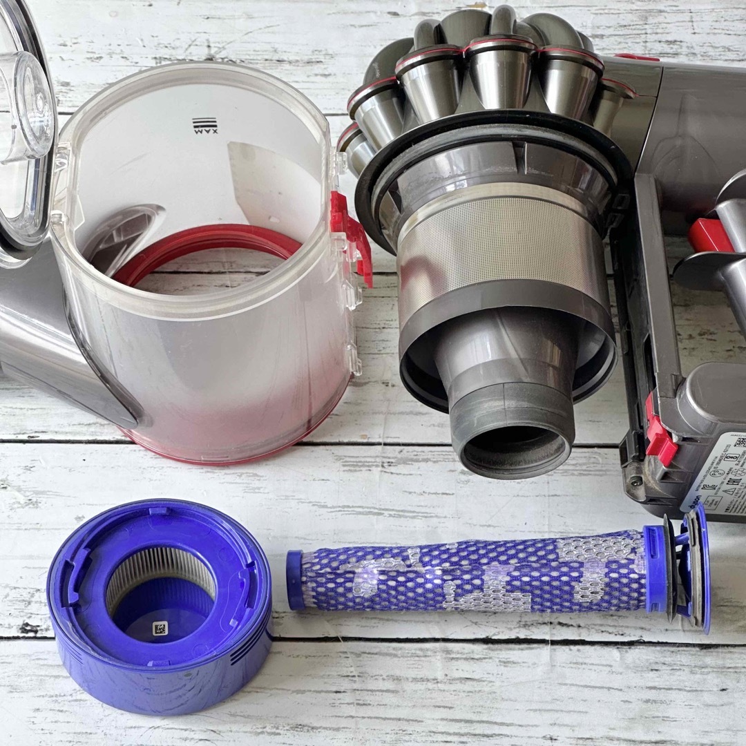 Dyson - Dyson V7 fluffy ハンディクリーナー スタンド付きの通販 by