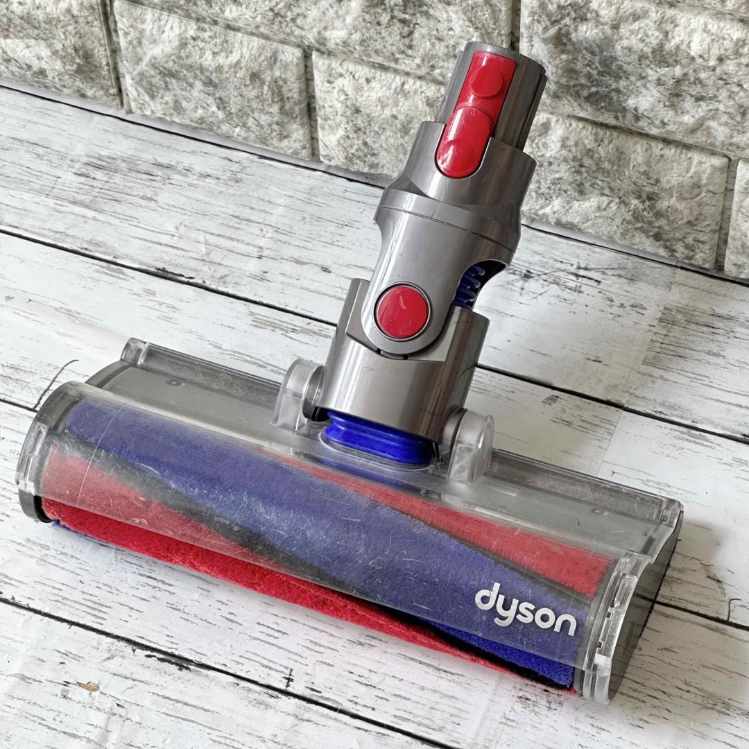 Dyson - Dyson V7 fluffy ハンディクリーナー スタンド付きの通販 by