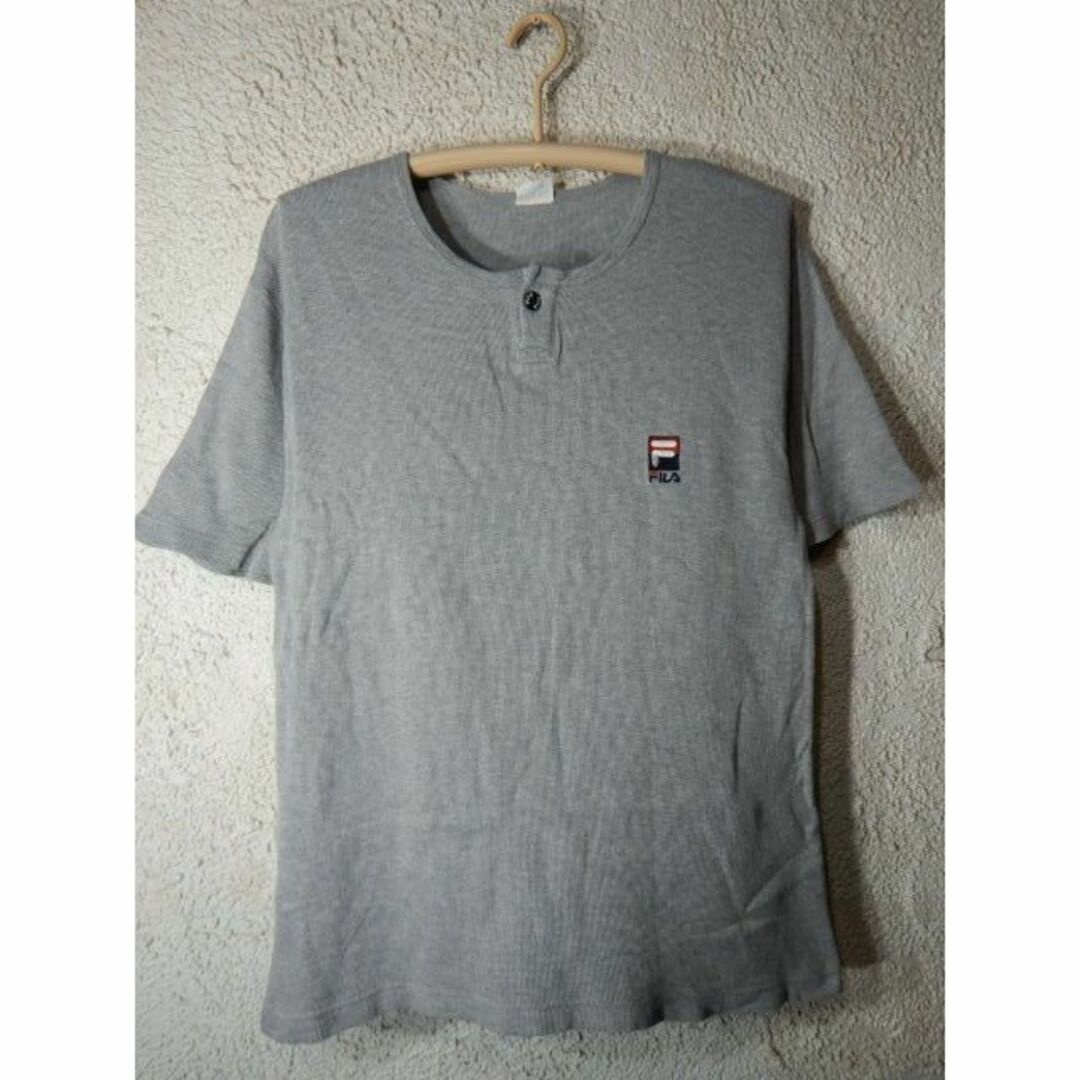 FILA(フィラ)のo6875　FILA　フィラ　半袖　ヘンリーネック　デザイン　tシャツ メンズのトップス(Tシャツ/カットソー(半袖/袖なし))の商品写真