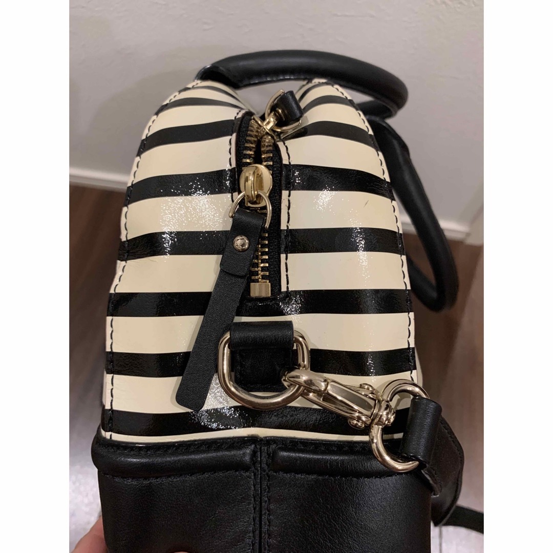 kate spade new york(ケイトスペードニューヨーク)のKate Spade ボーダー柄ショルダー付きバッグ レディースのバッグ(ハンドバッグ)の商品写真