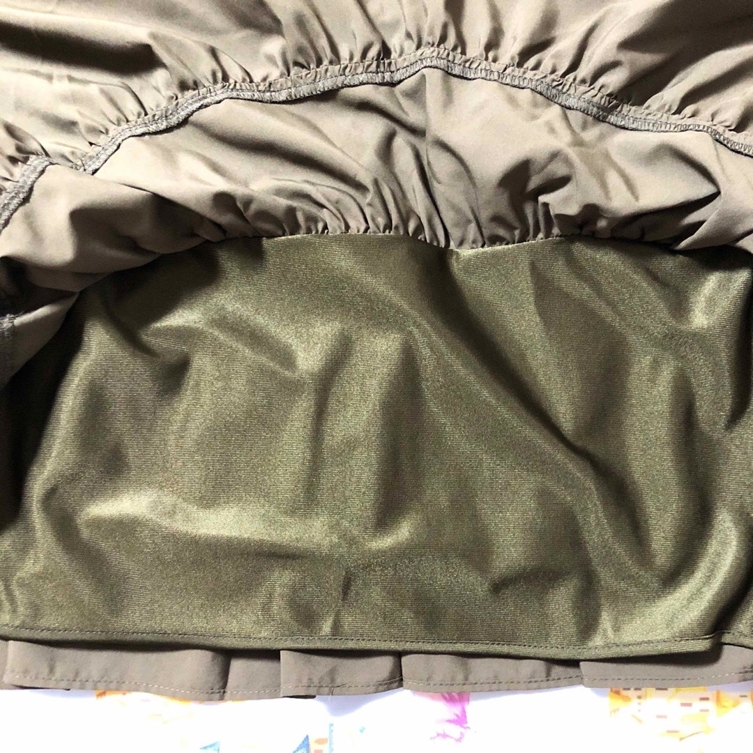 Rose Tiara(ローズティアラ)のRose Tiara ワンピース　バルン袖　裾フリル　バックリボン　カーキー レディースのワンピース(ひざ丈ワンピース)の商品写真