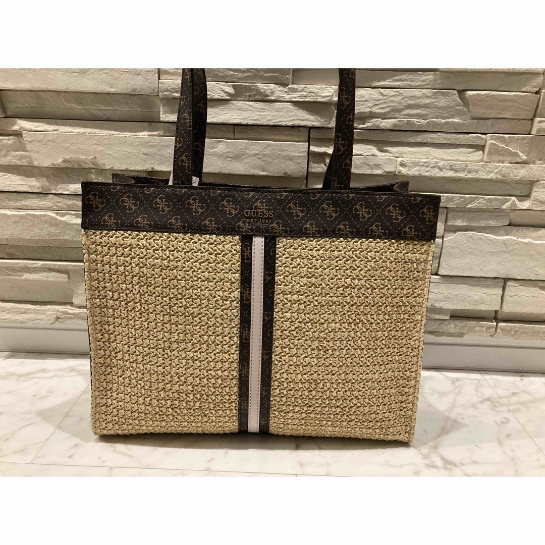 GUESS(ゲス)の[GUESS] KASINTA RAFFIA Tote メンズのバッグ(トートバッグ)の商品写真