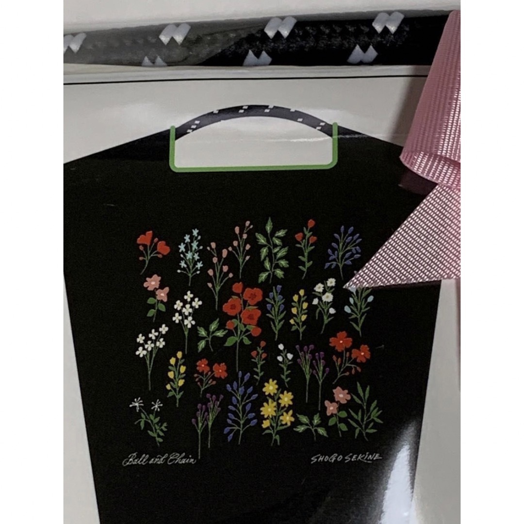 ボールアンドチェーンshogo sekineコラボ　ボタニカルフラワー黒M 新品 レディースのバッグ(エコバッグ)の商品写真
