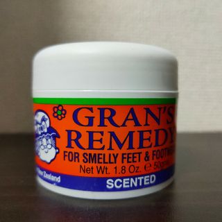 グランズレメディ(Gran's Remedy)の【靴用消臭剤】グランズレメディ 50g (フローラル)(フットケア)