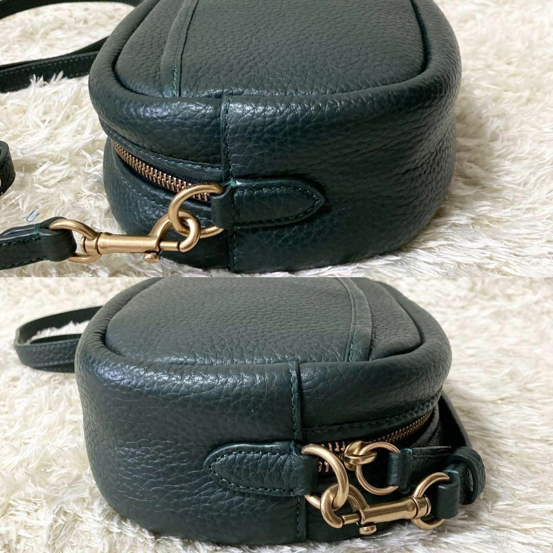 極美品 現行 COACH カメラバッグ ダークグリーン シボ革 ターンロック