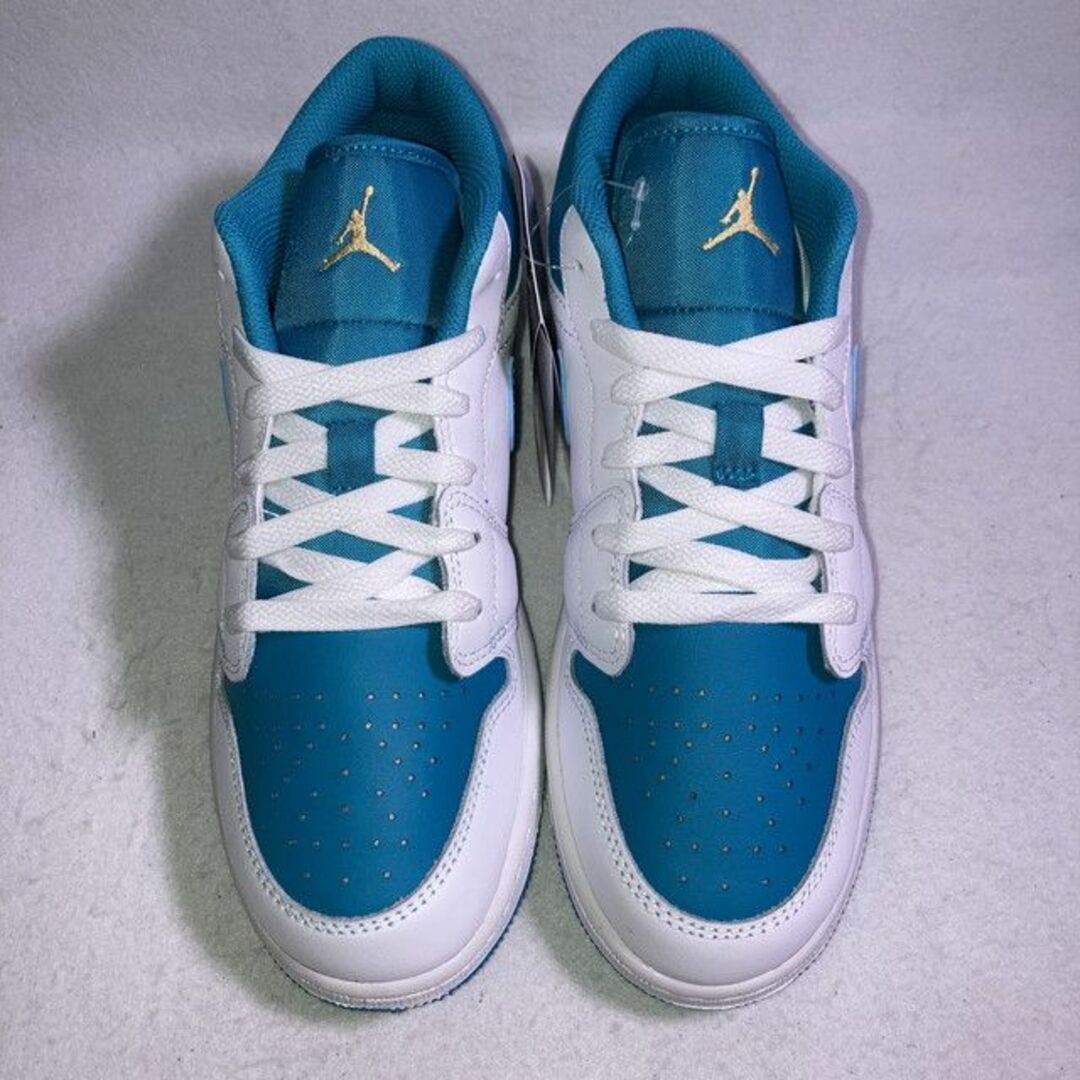 Jordan BrandNIKE エアジョーダン1 ロー GS 白 水色 .5cm 箱