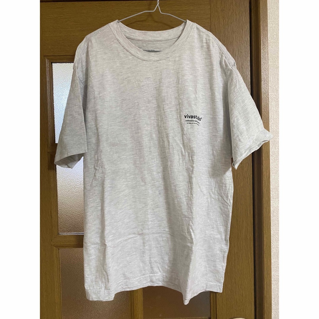 vivastudio(ビバスタジオ)のvivastudio ビバスタジオ　tシャツ　グレー メンズのトップス(Tシャツ/カットソー(半袖/袖なし))の商品写真