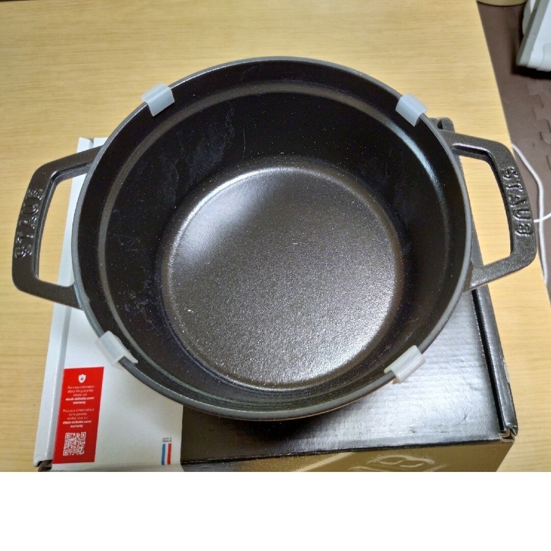 STAUB(ストウブ)のストウブ(STAUB) ピコ・ココット ラウンド インテリア/住まい/日用品のキッチン/食器(鍋/フライパン)の商品写真