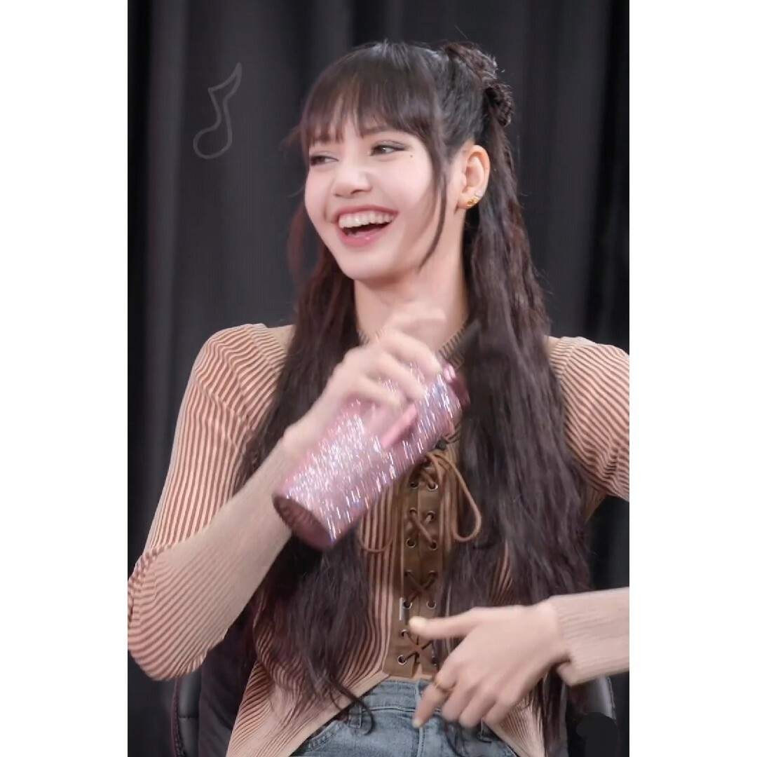 Starbucks - 韓国スタバ ☆ BLACKPINK ラインストーンコールドカップ