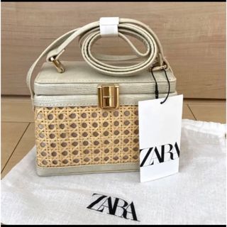 ザラ(ZARA)の新品 ZARA ウーヴン ラタン ミノディエール ボックス ハンドバッグ(かごバッグ/ストローバッグ)