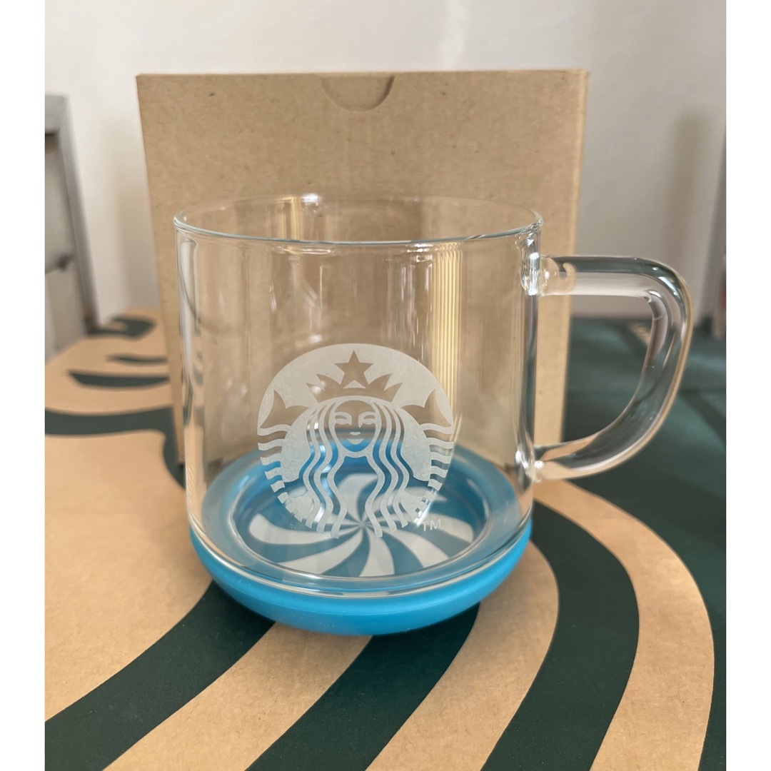 Starbucks Coffee(スターバックスコーヒー)のスターバックス ホリデー2016シリコンボトムグラスブルー355ml インテリア/住まい/日用品のキッチン/食器(グラス/カップ)の商品写真