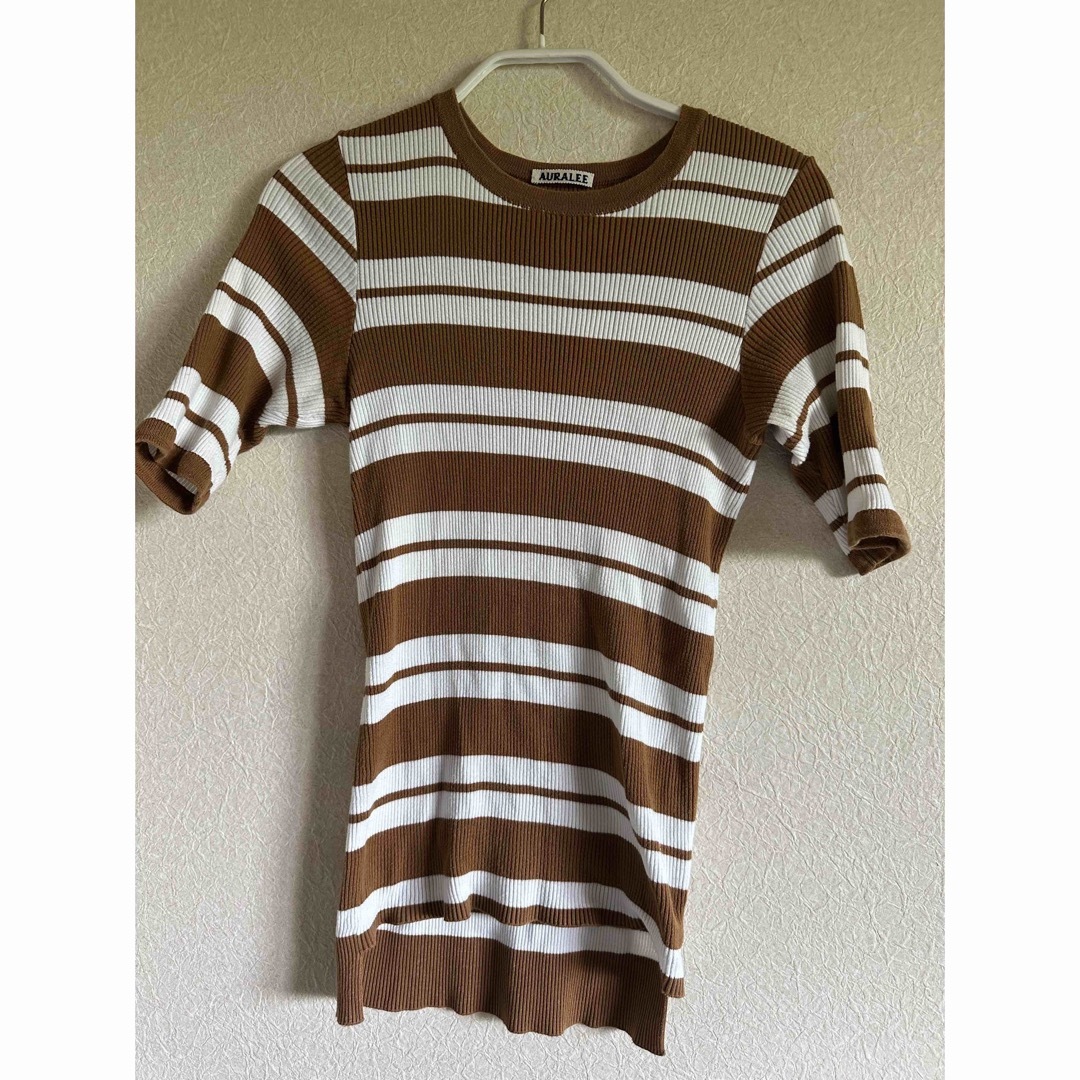 AURALEE(オーラリー)のAULAREE オーラリーリブニット レディースのトップス(Tシャツ(長袖/七分))の商品写真