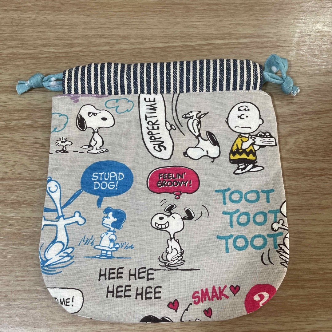 SNOOPY(スヌーピー)の♡スヌーピー♡まん丸巾着袋 キッズ/ベビー/マタニティのこども用バッグ(ランチボックス巾着)の商品写真