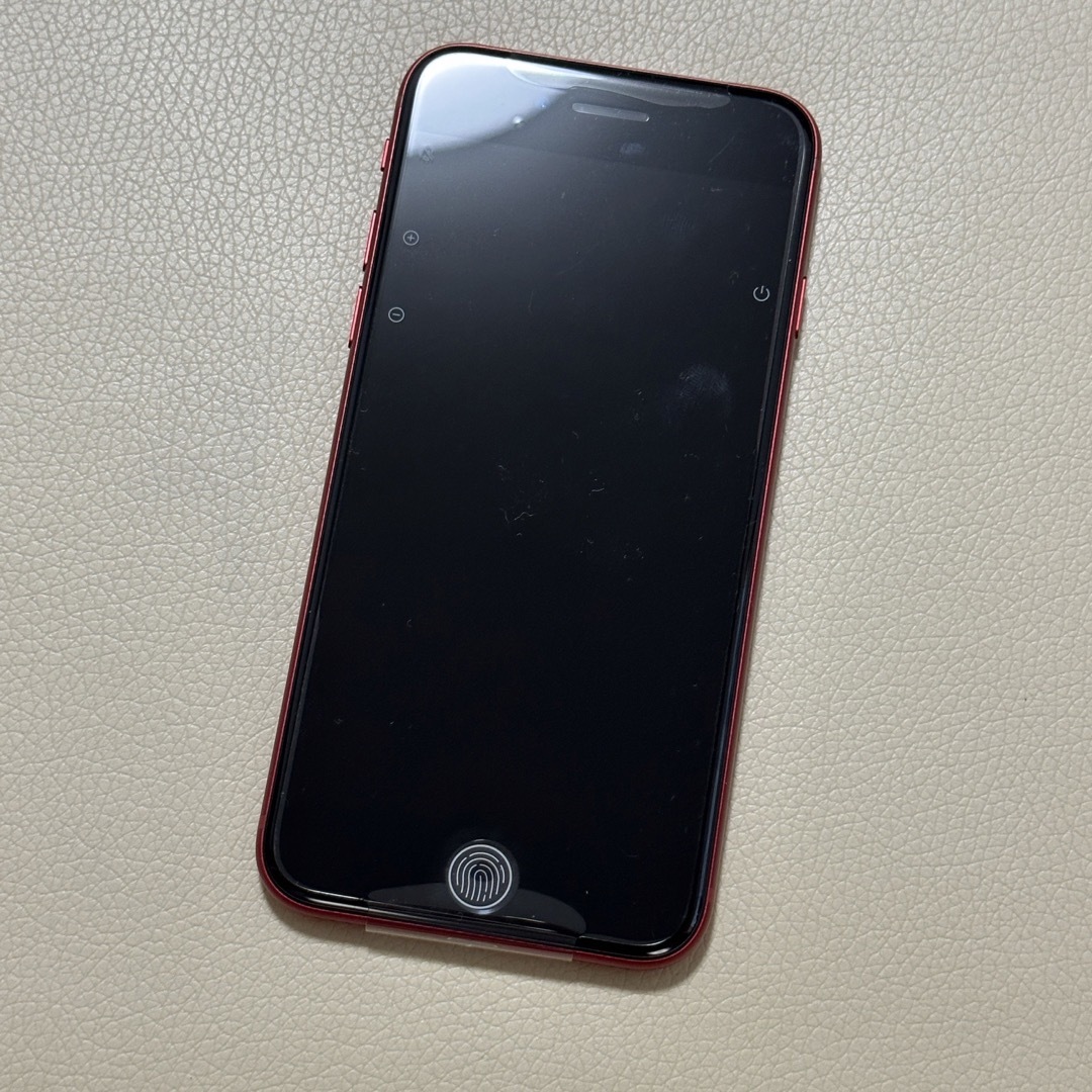 iPhone(アイフォーン)の【新品未使用】iPhone SE 3 第三世代 64GB 本体 赤 Red スマホ/家電/カメラのスマートフォン/携帯電話(スマートフォン本体)の商品写真