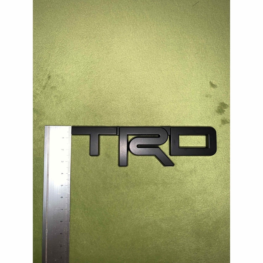トヨタ　TRDエンブレム黒 自動車/バイクの自動車(車外アクセサリ)の商品写真