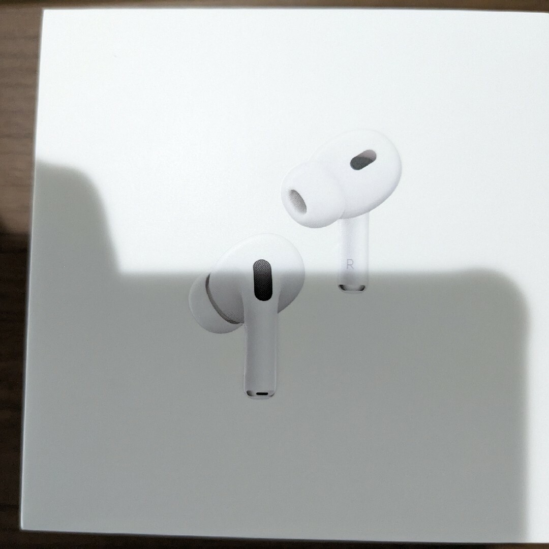 AirPods Pro 第二世代 スマホ/家電/カメラのオーディオ機器(ヘッドフォン/イヤフォン)の商品写真