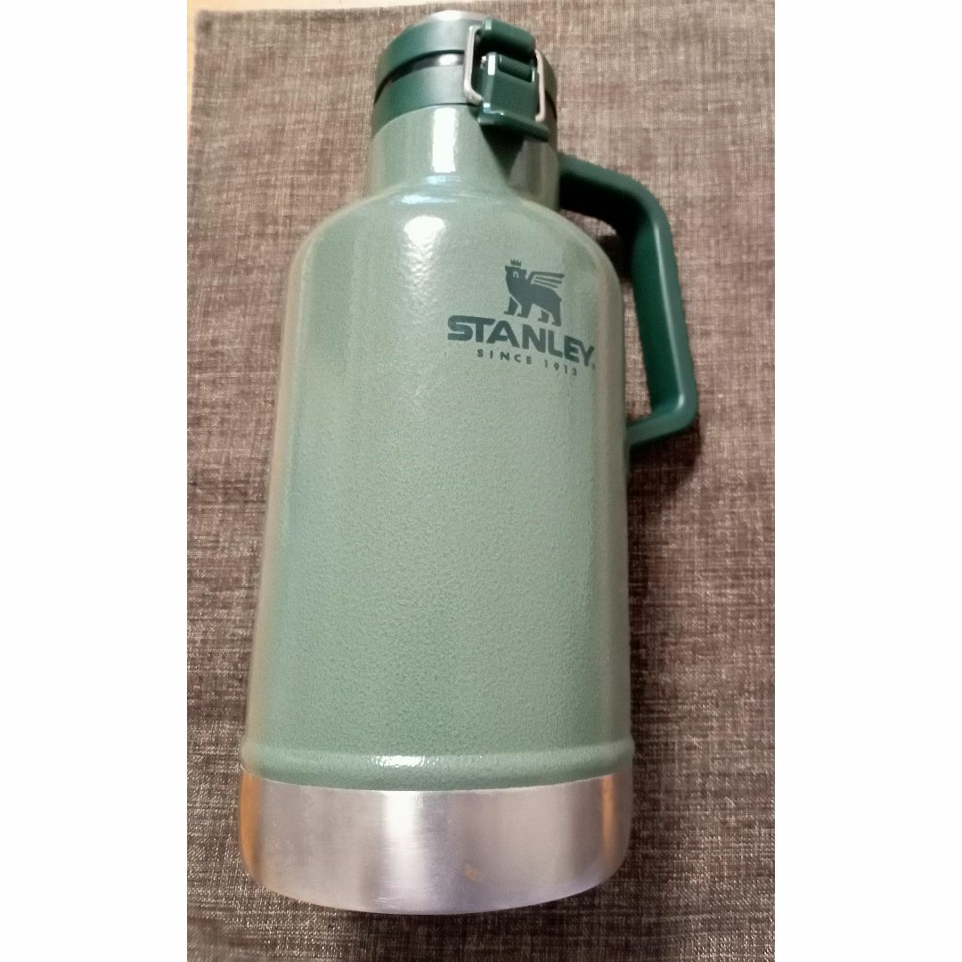 Stanley(スタンレー)の【USED】スタンレー クラシック真空グロウラー1.9L グリーン スポーツ/アウトドアのスポーツ/アウトドア その他(その他)の商品写真