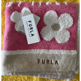 フルラ(Furla)のFURLA  フルラ　タオルハンカチpお花(ハンカチ)