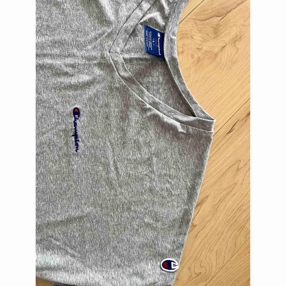 Champion(チャンピオン)のチャンピオン　Tシャツ　グレー　2枚セット レディースのトップス(Tシャツ(半袖/袖なし))の商品写真