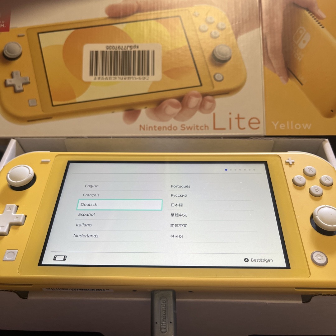 ゲームソフト/ゲーム機本体Nintendo Switch LITE イエロー