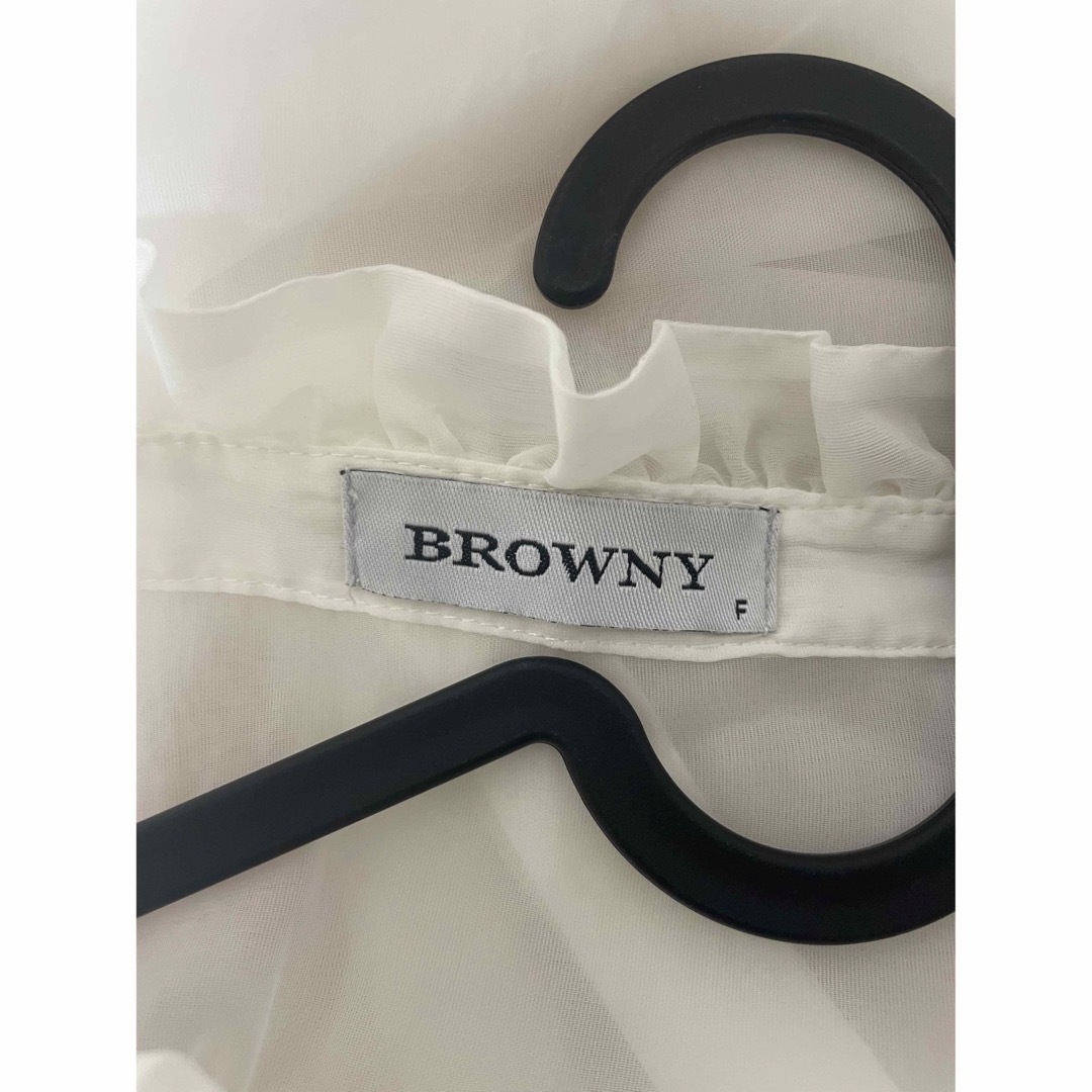 BROWNY(ブラウニー)のBROWNY シアーシャツ ブラウス フリル襟 Mサイズ  透け感 ホワイト レディースのトップス(シャツ/ブラウス(半袖/袖なし))の商品写真