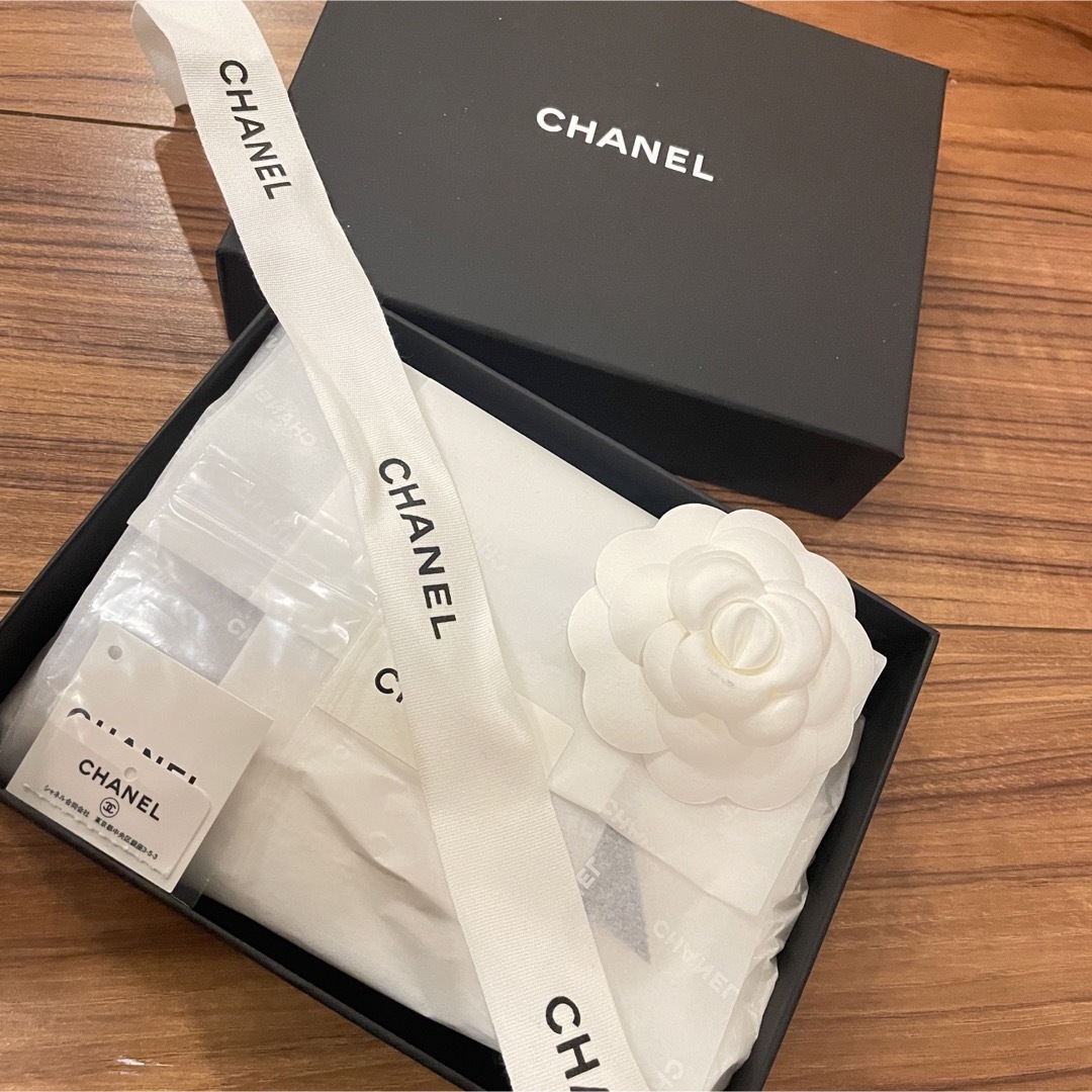 CHANEL(シャネル)のクーポン期間限定値下げ　CHANEL シャネル　リボンバレッタ　新品 レディースのヘアアクセサリー(バレッタ/ヘアクリップ)の商品写真