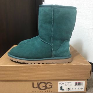 アグオーストラリア(UGG AUSTRALIA)の激レア完売品UGG W CLASSIC SHORT BILG緑グリーン シープ(ブーツ)