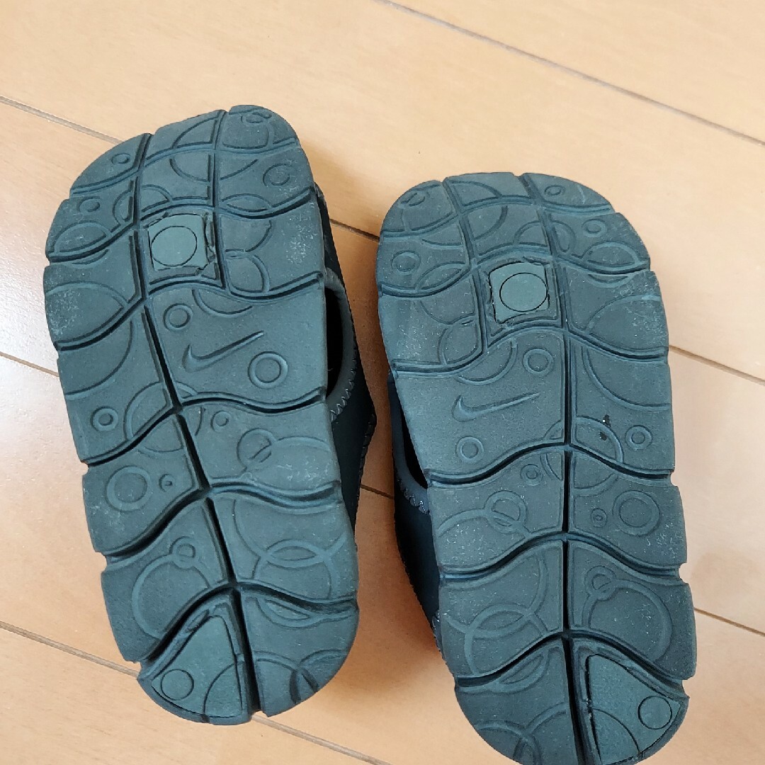 NIKE(ナイキ)の子ども用サンダル キッズ/ベビー/マタニティのキッズ靴/シューズ(15cm~)(サンダル)の商品写真