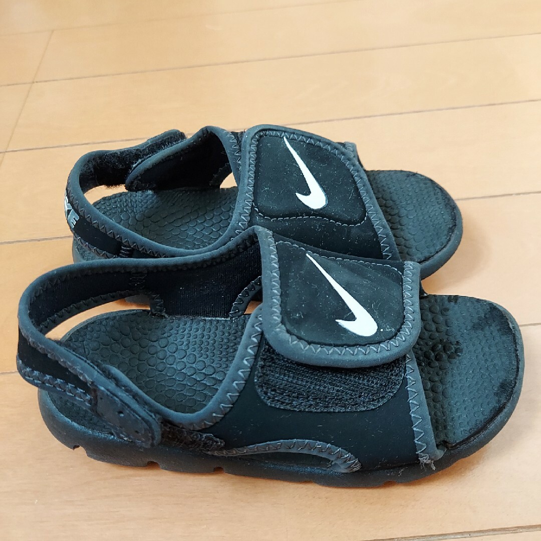 NIKE(ナイキ)の子ども用サンダル キッズ/ベビー/マタニティのキッズ靴/シューズ(15cm~)(サンダル)の商品写真