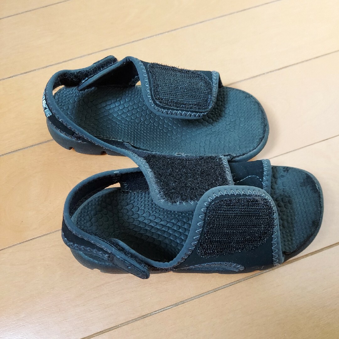 NIKE(ナイキ)の子ども用サンダル キッズ/ベビー/マタニティのキッズ靴/シューズ(15cm~)(サンダル)の商品写真