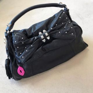 BETSEY JOHNSON - ベッツィージョンソン　スタッズ付きバッグ　