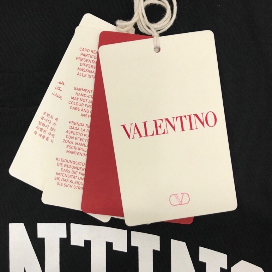VALENTINO(ヴァレンティノ)の新品・正規品 VALENTINO プリント クルーネック  Tシャツ　Sサイズ メンズのトップス(Tシャツ/カットソー(半袖/袖なし))の商品写真